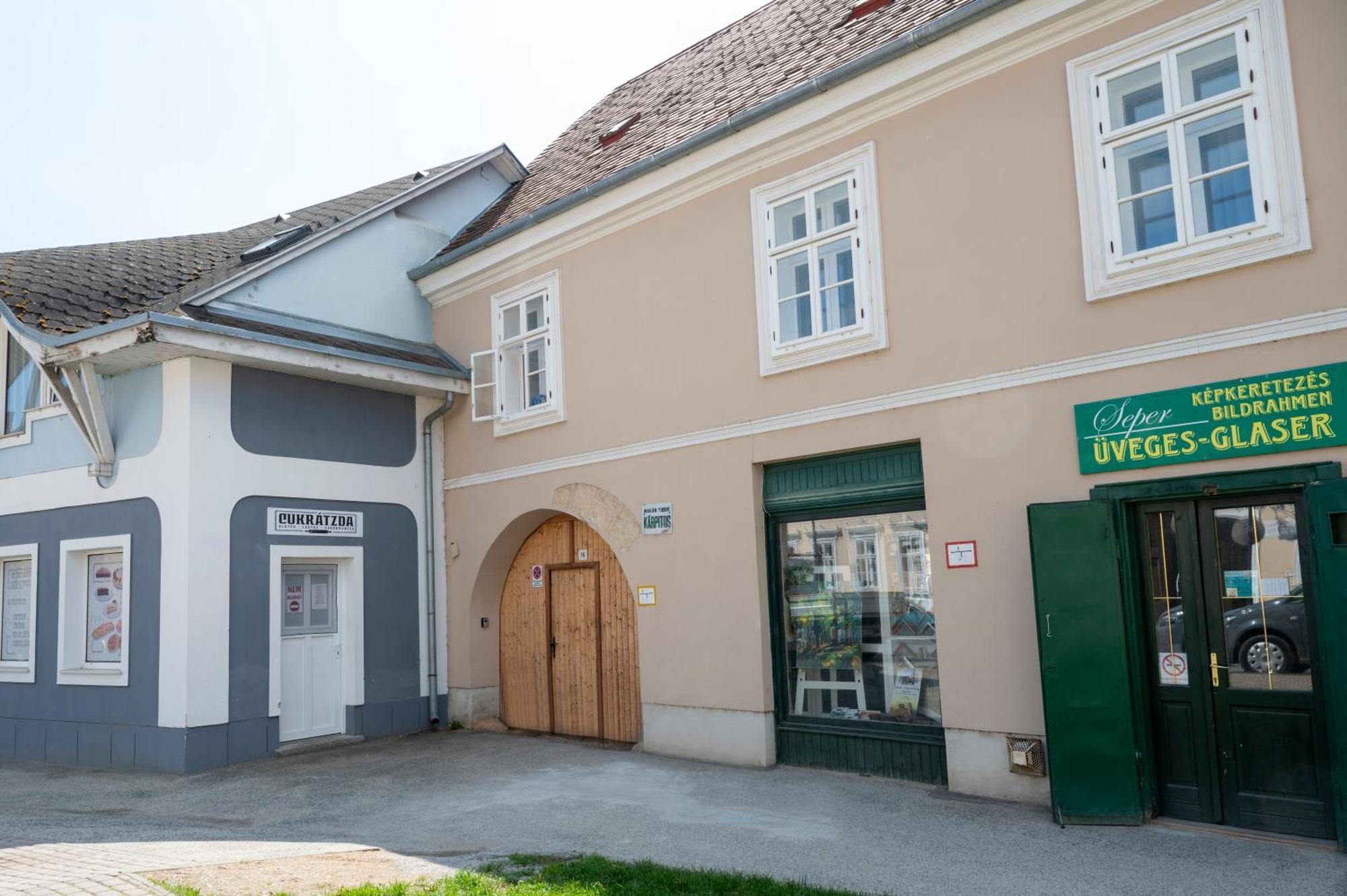 Modern Medival Lägenhet Kőszeg Exteriör bild