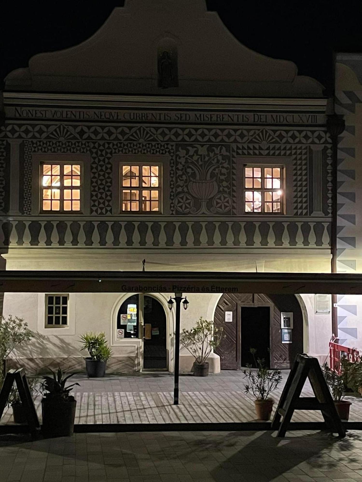 Modern Medival Lägenhet Kőszeg Exteriör bild
