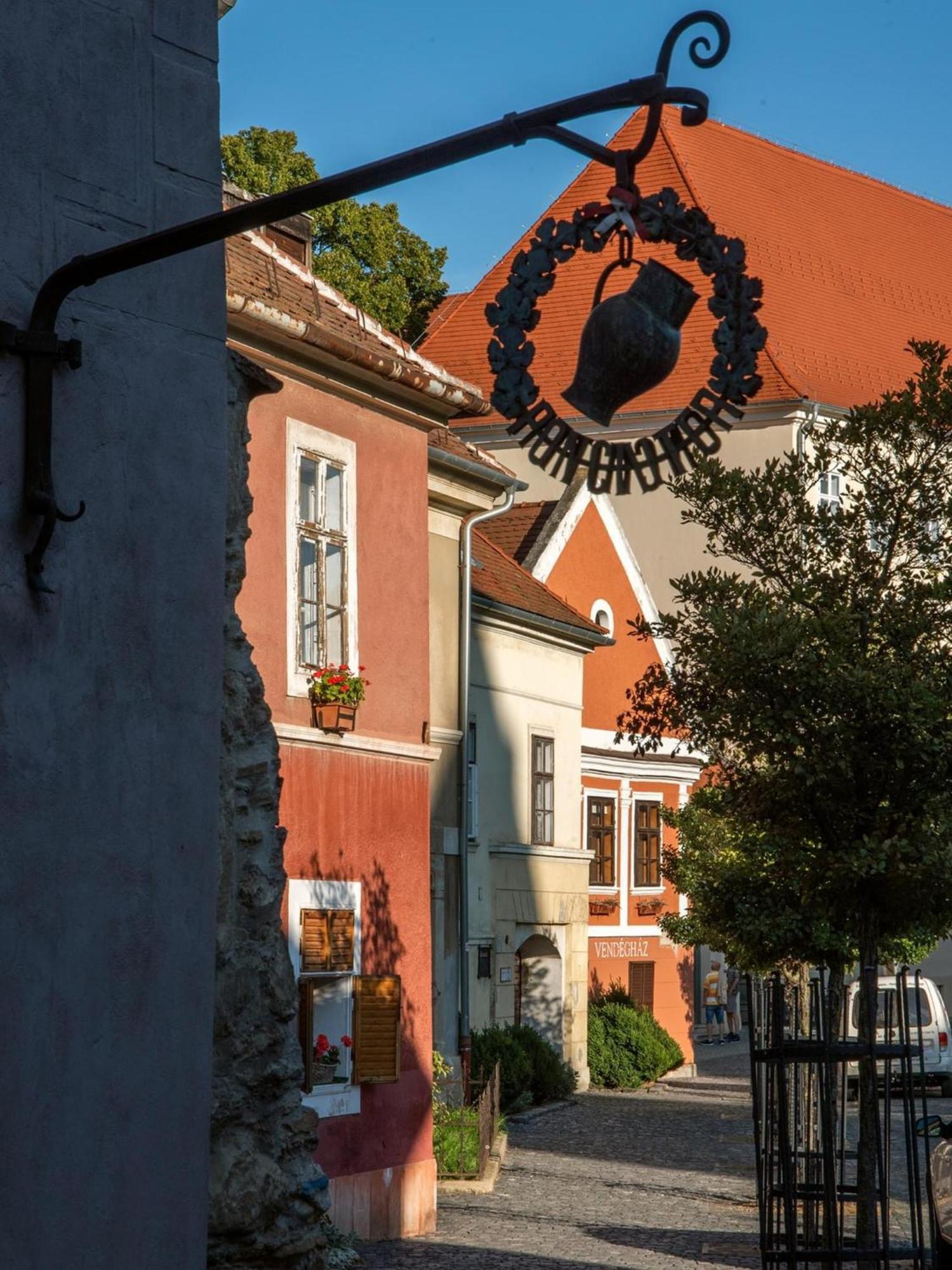 Modern Medival Lägenhet Kőszeg Exteriör bild